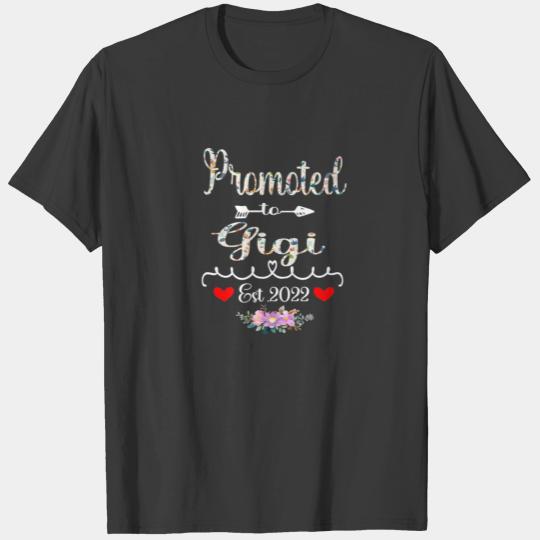 Promoted To Gigi Est 2022 Floral T-shirt