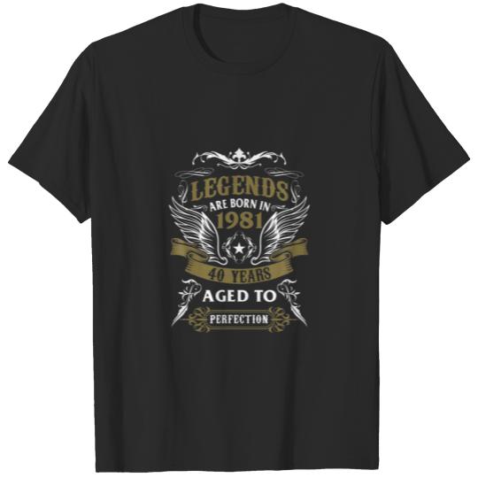 40Th Birthday Men 40 Aged To Perfection March 1981 T-shirt