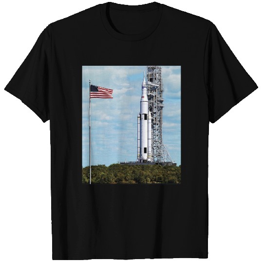 NASA SLS Space Launch System Rocket Launchpad T-shirt