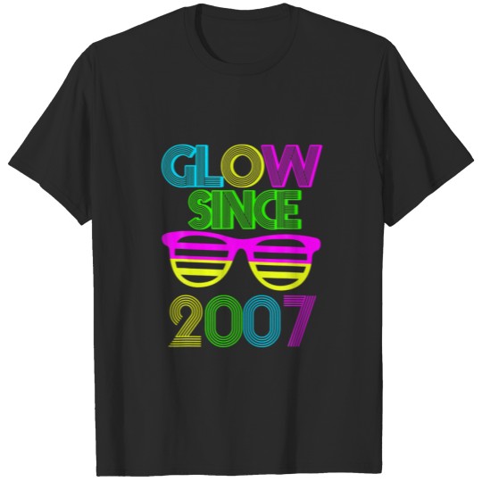 Discover 15Th Birthday Glow Since 2007 Vintage Sunglasses R T-shirt