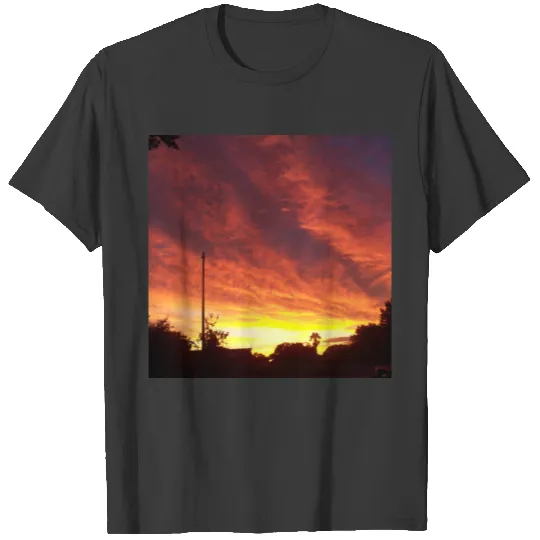 Hurricane coming at sunset T-shirt