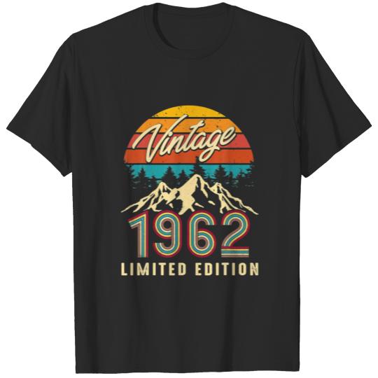 Discover Vintage 1962 60th Birthday 60 Years Old Gift T-shirt