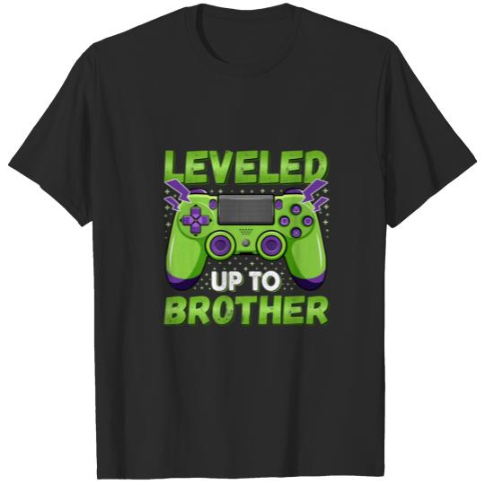 Discover Leveled Up To Brother - Promoted To Big Bro Gaming T-shirt