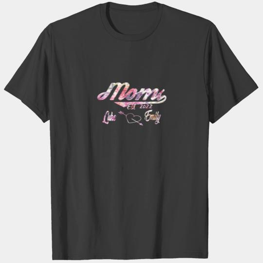Womens Mom Est 2022 Luke Emily Floral Pregnancy Co T-shirt