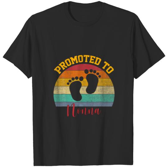Discover Promoted To Nonna Vintage Mother's Day Funny T-shirt