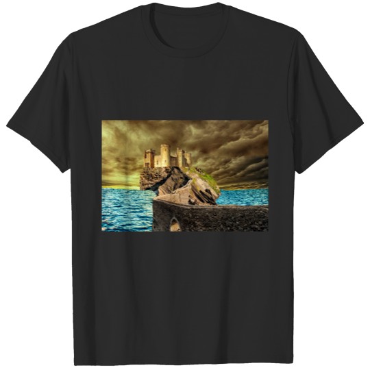 Discover castle on a hill T-shirt