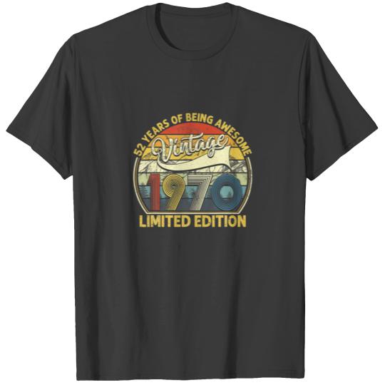 Discover 52Nd Birthday Decorations 52 Years Old Retro Born T-shirt