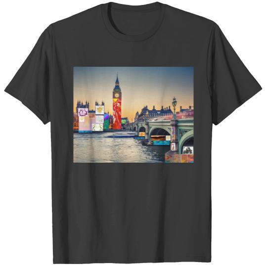 London dbl City Collage womens  navy T-shirt