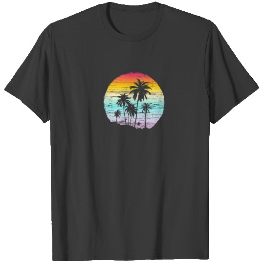 Discover Vintage Distressed Summer Beach Sunset Surfing Sty T-shirt