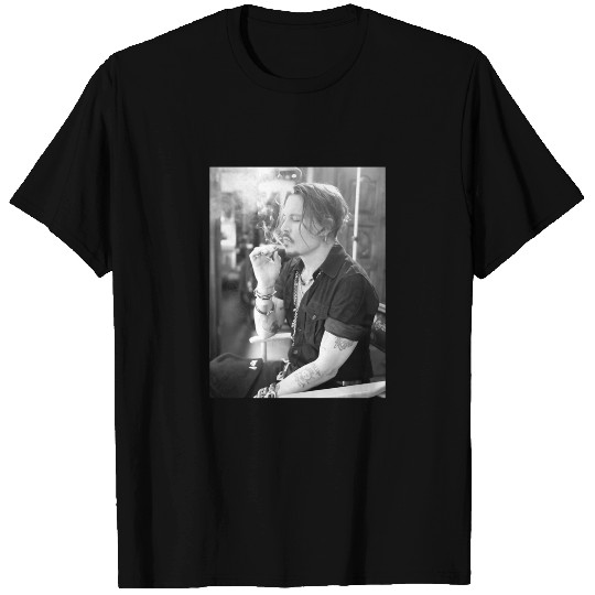wallpaper johnny depp black and white T-Shirts