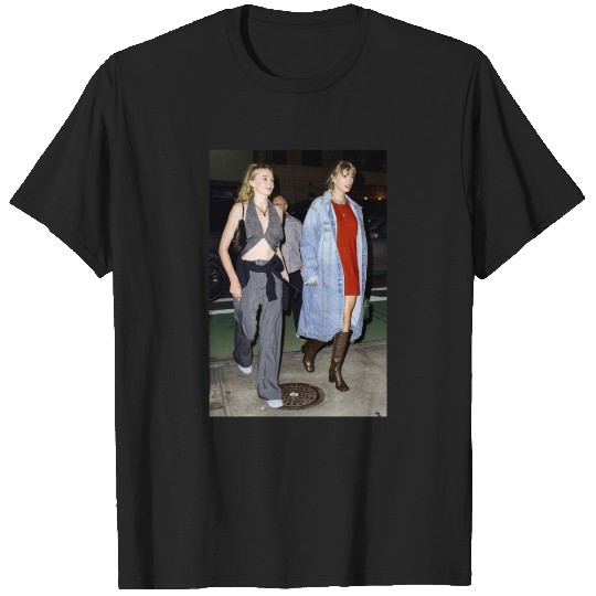 Discover Sophie Turner & Taylor fall outfit inspo T-Shirts