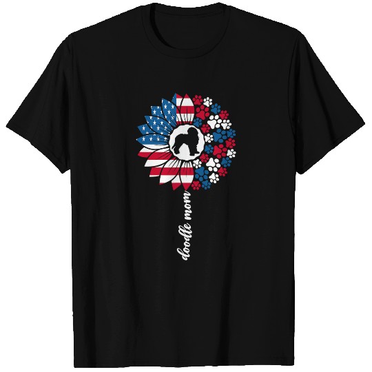 Goldendoodle Dog Mom For Women Ladies Goldendoodle American Flag Doodle Dog T-Shirts