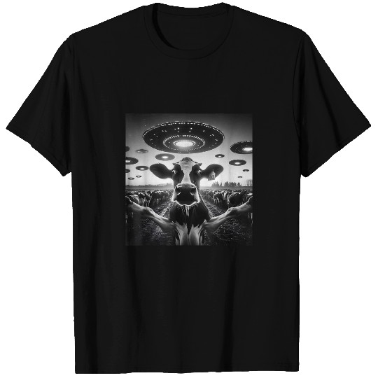 Weird Alien Cow UFO Dairy Cow Selfie with UFOs Funny Farmer T-Shirts