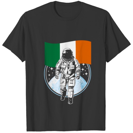 Astronaut moon Ireland flag gift idea T-shirt
