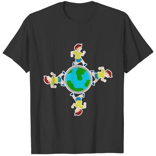 run around cool circle earth gift idea T-shirt