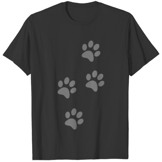 dog paws T-shirt