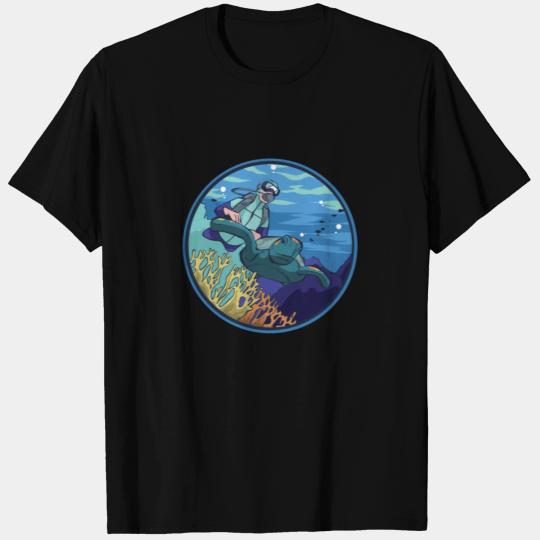 Diver with turtle coral scuba diver T Shirts