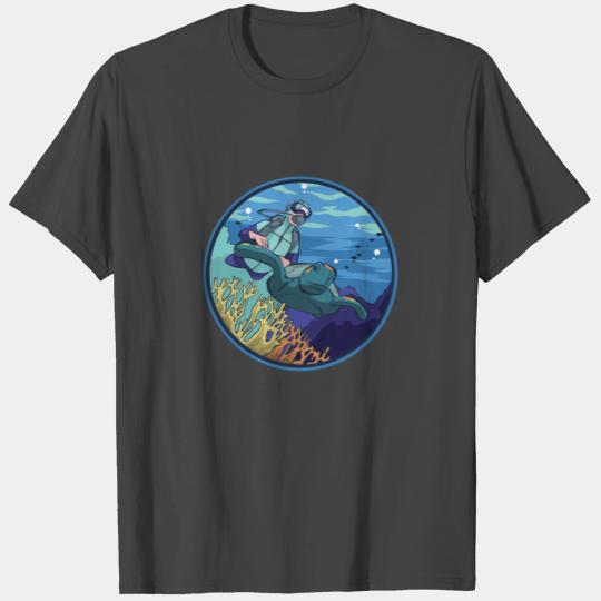 Diver with turtle coral scuba diver T Shirts