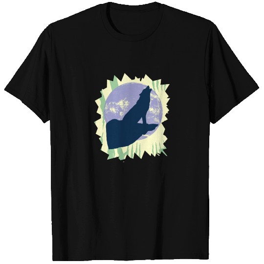 Wolf howling T Shirts