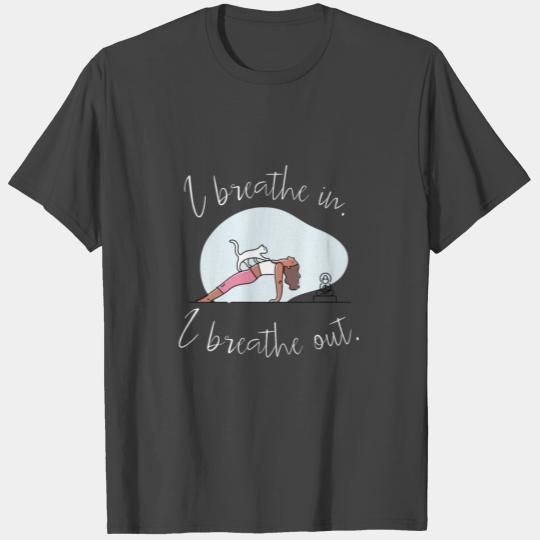 Yoga Cat: I breath in. I breath out. Buddha statue T Shirts