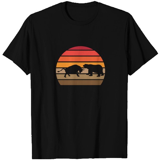 Bull vs bear - capitalism, stock exchange T Shirts