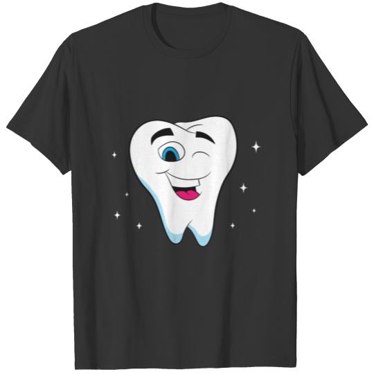 Dentist - bright white tooth T-shirt