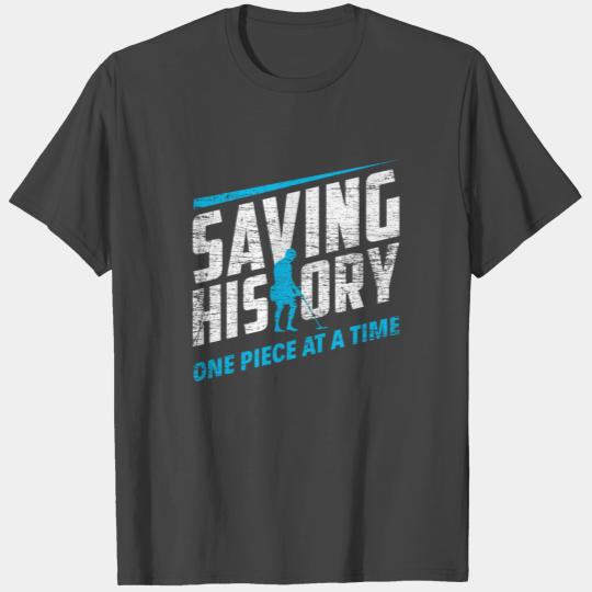 Metal Detecting Detectorist History T Shirts