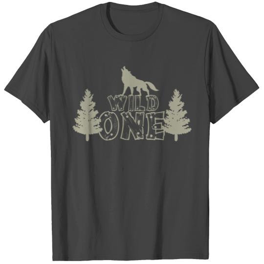 Howling Wolf in the Forest T Shirts