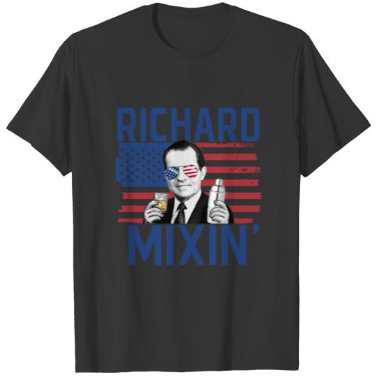 Richard Mixin 4th Of July Drinking President Nixon T-shirt