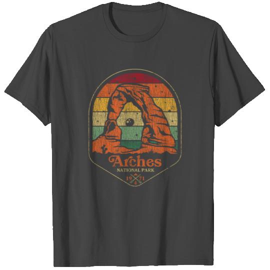 Arches National Park Camping Lover Vintage T Shirts