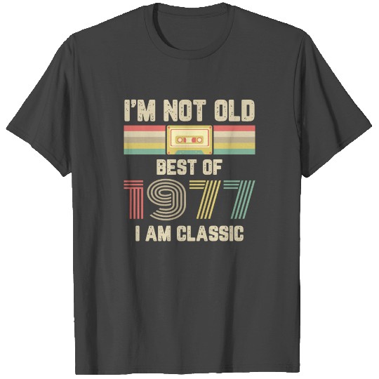 1977 Vintage born in Retro age Birthday gift idea T Shirts