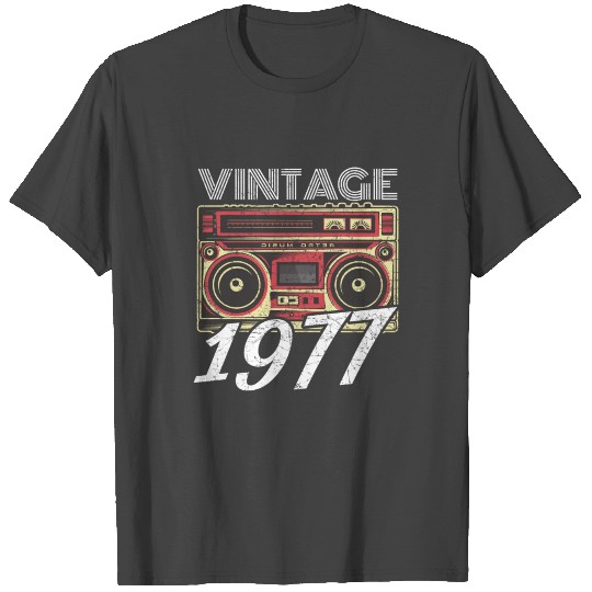 1977 Vintage born in Retro age Birthday gift idea T Shirts