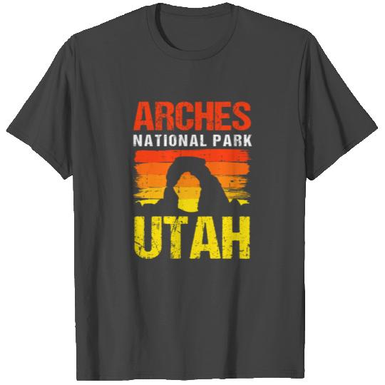 Retro Arches National Park USA Utah America T Shirts