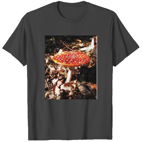 Fungi gift 70s hipster T Shirts