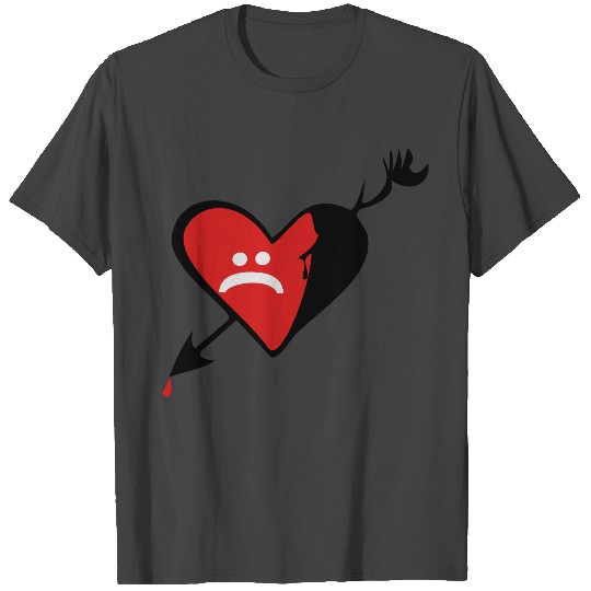 ➸♥a Heart Bleeding struck by a Cupid's arrow♥↢ T Shirts