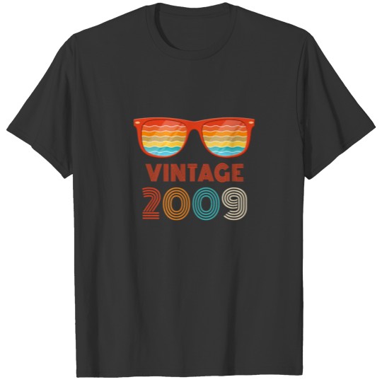 Vintage 2009 - Retro Sunset Cool Classic Sunglasse T-shirt