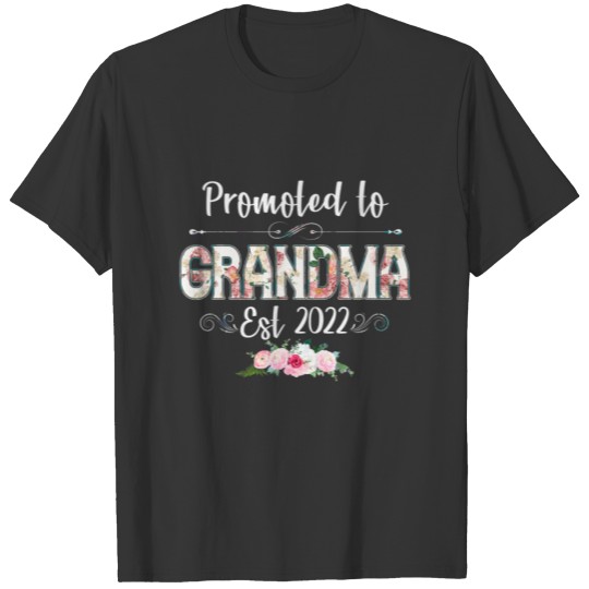 Promoted To Grandma Est 2022 Flower T-shirt