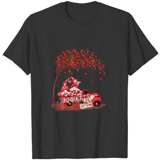 Cute Valentine Gnome Couple On Red Truck Love Chec T-shirt