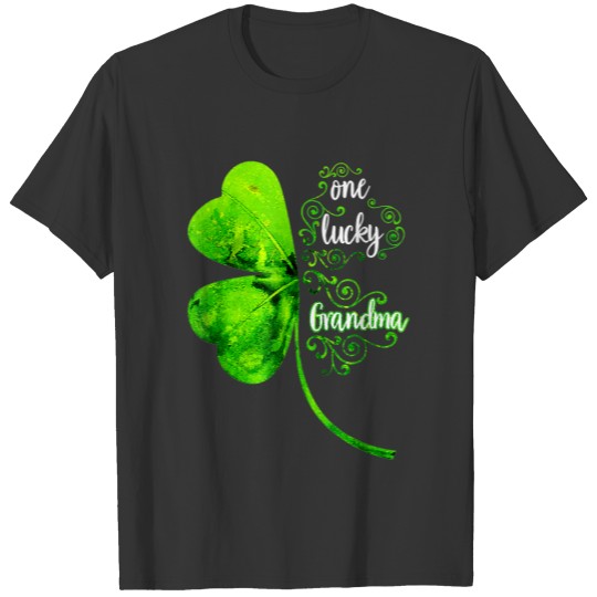 One Lucky Grandma Shamrock Grandma St Patricks Day T-shirt