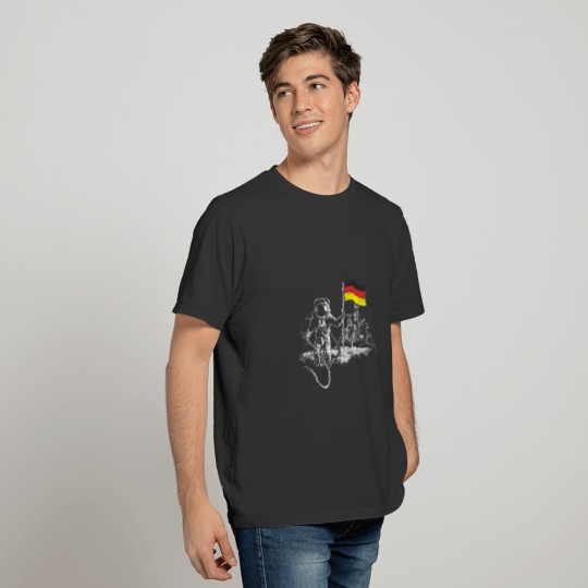 Moon Apollo 17 Germany flag gift idea T-shirt