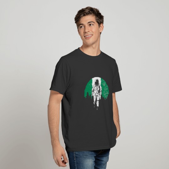 Astronaut moon Nigeria flag gift idea T-shirt