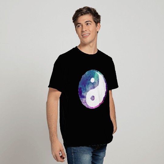 ying and yang T Shirts