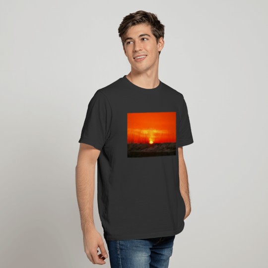 sun 209495 1920 T-shirt