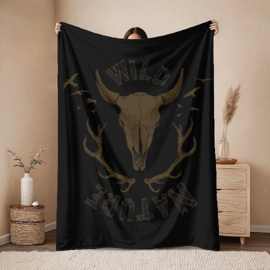 buffalo skull Throw Blankets