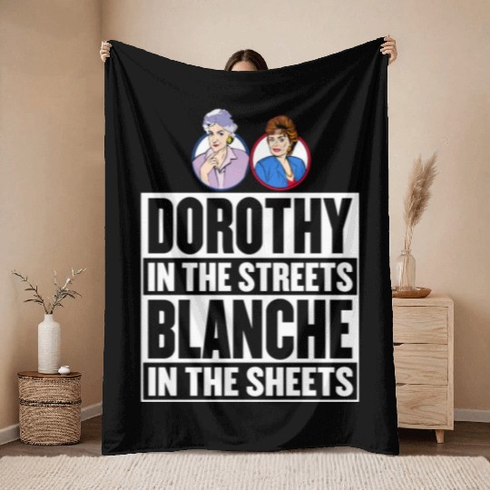 Dorothy in the street blanche in the sheet Throw Blankets