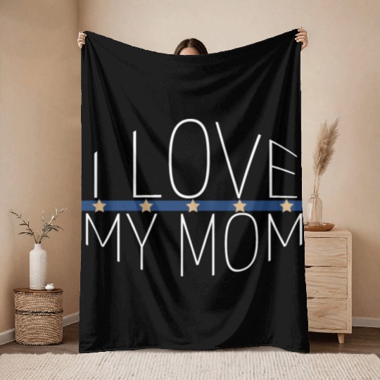 family - I love my mom Throw Blankets