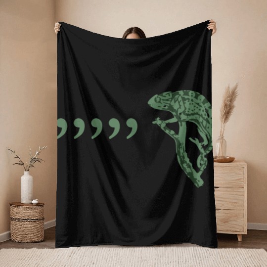 Comma chameleon Throw Blankets