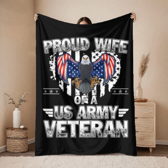 Proud Wife Of A US Army Veteran Throw Blankets