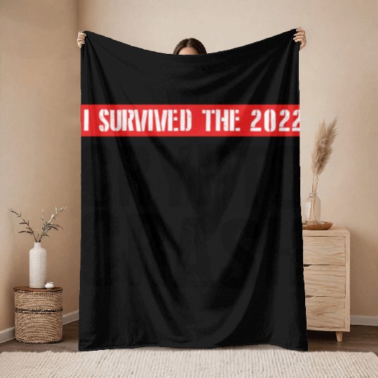 I SURVIVED THE 2022 CRYPTO CRASH Throw Blankets