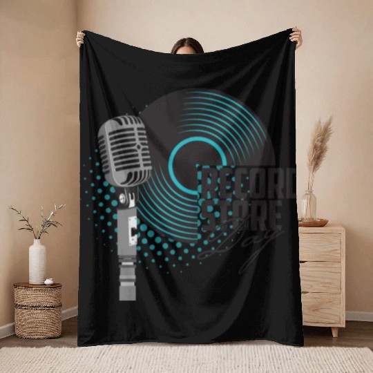 guitar and a microphone for the concert Throw Blankets